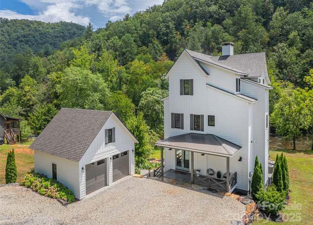 Property at 156 Grayling Dr, Cullowhee, NC 28723, 4 beds, 3.5 baths