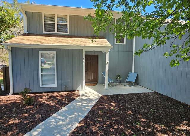 Property at 11433 Kingfisher Dr, Charlotte, NC 28226, 2 beds, 2.5 baths