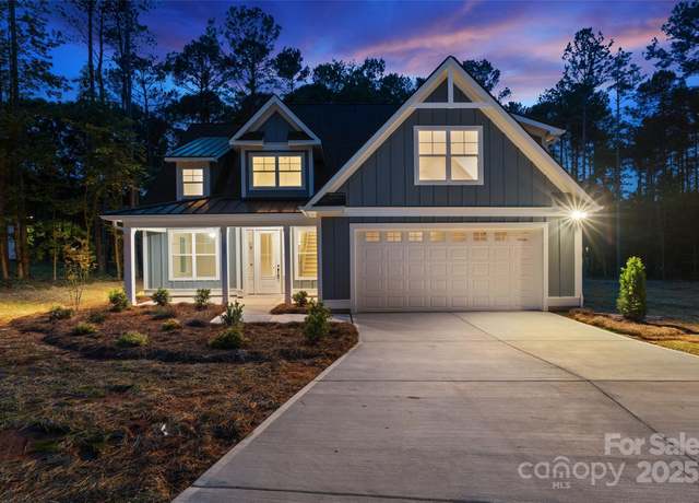 Property at 925 Twin Lakes Rd, Rock Hill, SC 29732, 4 beds, 4 baths