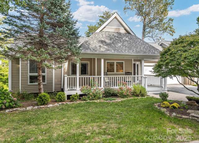 Property at 105 Valley Hill Dr, Hendersonville, NC 28791, 4 beds, 3 baths