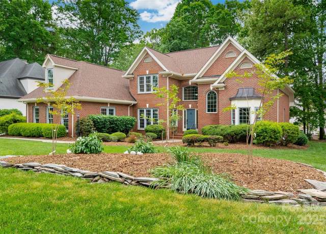 Property at 15535 Eagleview Dr, Charlotte, NC 28278, 4 beds, 3.5 baths