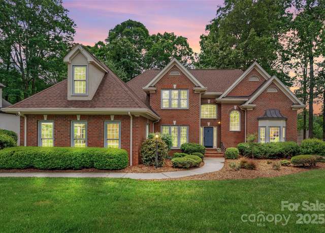Property at 15535 Eagleview Dr, Charlotte, NC 28278, 4 beds, 3.5 baths