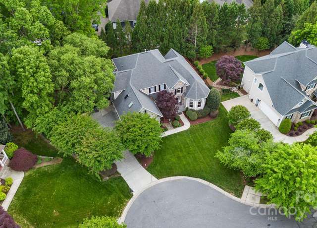 Property at 18730 Floyd Ct, Davidson, NC 28036, 5 beds, 4.5 baths