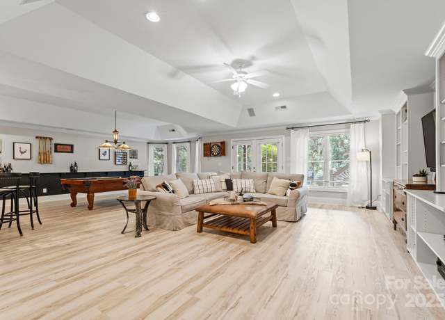 Property at 18730 Floyd Ct, Davidson, NC 28036, 5 beds, 4.5 baths