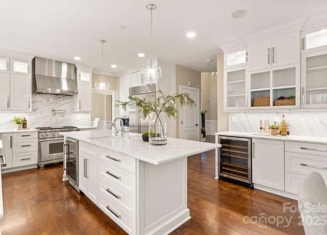 Property at 409 Running Horse Ln, Waxhaw, NC 28173, 5 beds, 3.5 baths