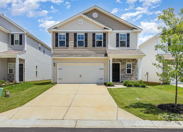 Property at 4009 Stoneygreen Ln, Charlotte, NC 28215, 3 beds, 2.5 baths