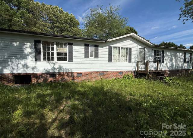 Property at 33 Honeysuckle Ln, Taylorsville, NC 28681, 3 beds, 3 baths