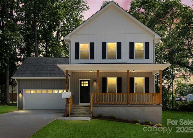 Property at 4541 Kings Ct, Hickory, NC 28602, 3 beds, 2.5 baths