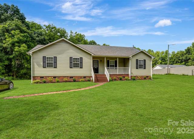 Property at 3125 Leonard Dr, Gastonia, NC 28056, 3 beds, 2 baths