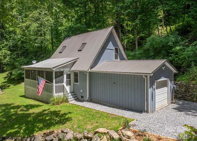 Property at 167 Treetop Ln, Waynesville, NC 28785, 3 beds, 3 baths