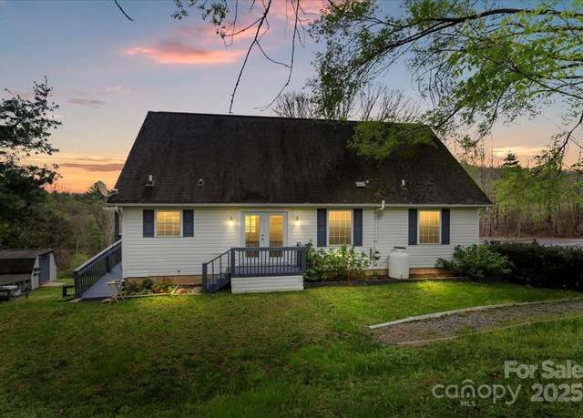Property at 16 Derry Dr, Horse Shoe, NC 28742, 3 beds, 3.5 baths