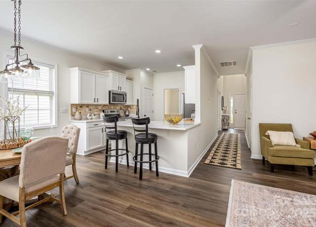 Property at 115 Morrocroft Ln, Mooresville, NC 28117, 5 beds, 3 baths