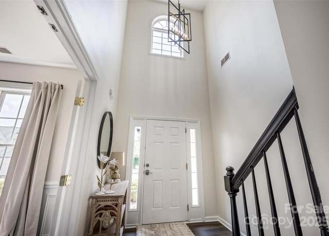 Property at 115 Morrocroft Ln, Mooresville, NC 28117, 5 beds, 3 baths