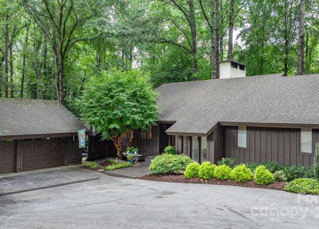 Property at 115 Kinwood St, Morganton, NC 28655, 4 beds, 2.5 baths