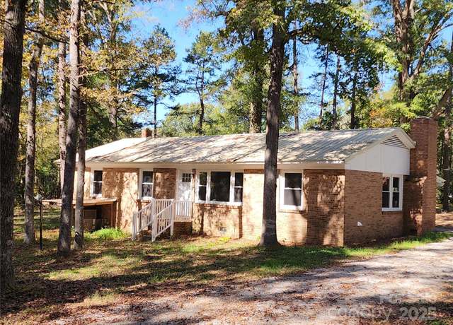 Property at 1216 Stallion Ln, Lancaster, SC 29720, 3 beds, 1.5 baths