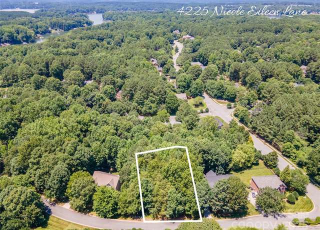 Property at 4225 Nicole Eileen Ln, Charlotte, NC 28216
