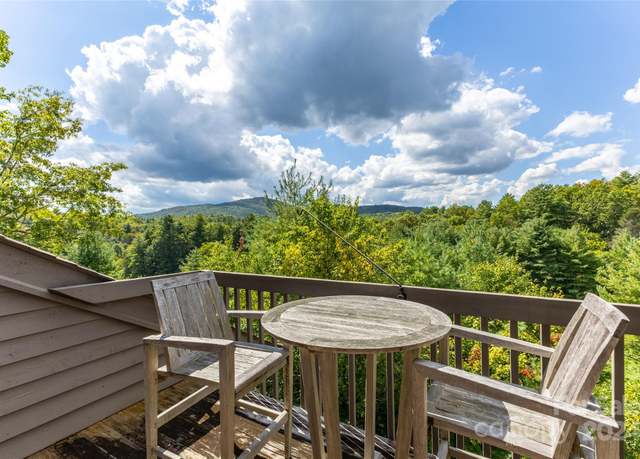 Property at 86 Racquet Club Villas Dr, Sapphire, NC 28774, 2 beds, 2 baths