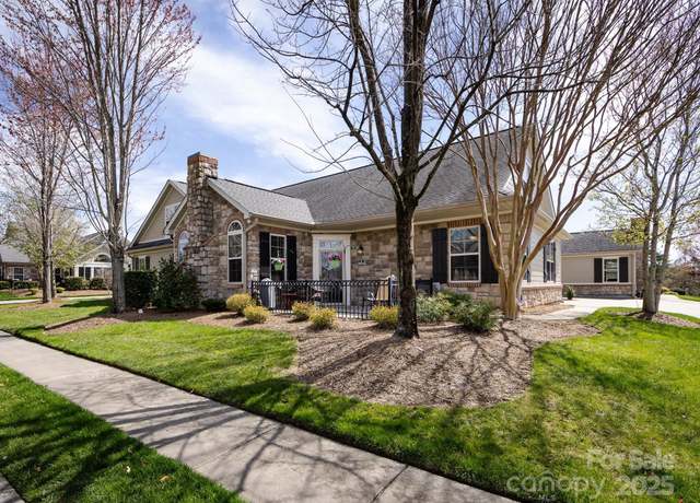 Property at 864 Ledgestone Ct, Fort Mill, SC 29708, 3 beds, 2.5 baths