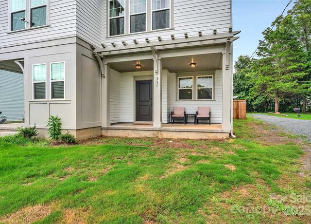 Property at 231 Hoskins Avenue Dr, Charlotte, NC 28208, 3 beds, 2.5 baths