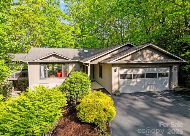 Property at 45 Utsonati Ln, Brevard, NC 28712, 3 beds, 2.5 baths