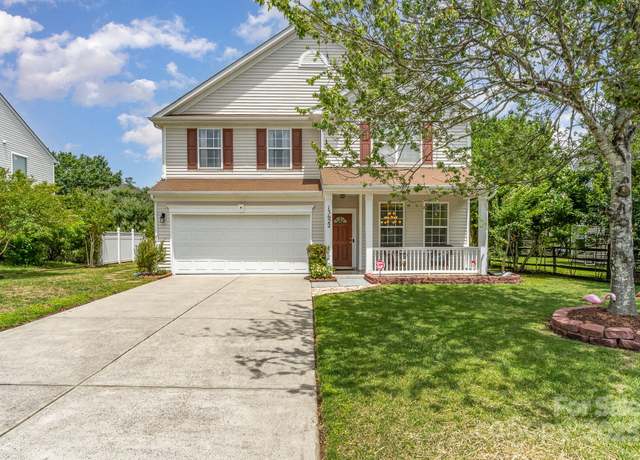 Property at 13622 Stringfellow Ln, Charlotte, NC 28278, 4 beds, 2.5 baths