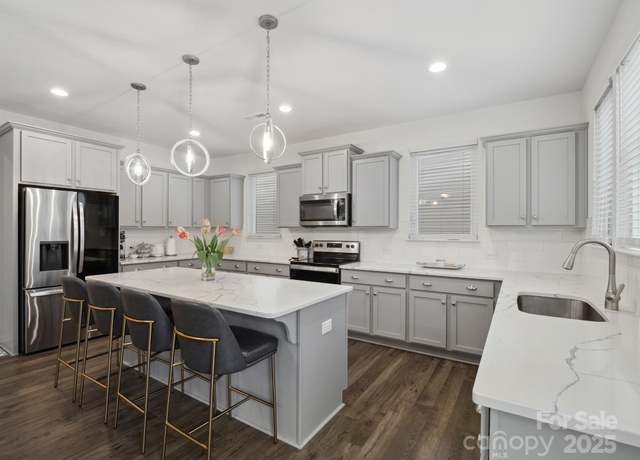 Property at 124 Benford Dr, Troutman, NC 28166, 3 beds, 2.5 baths
