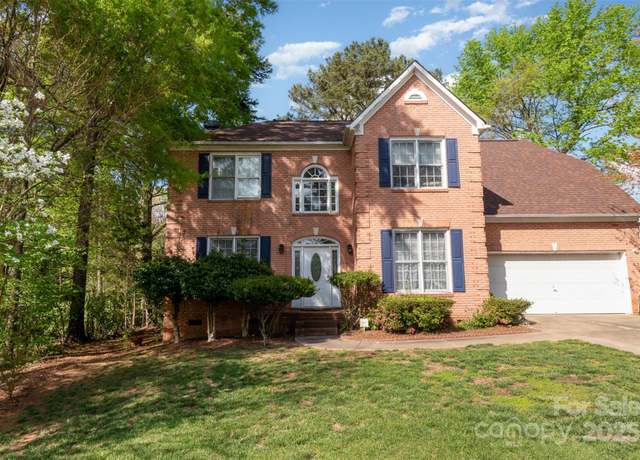 Property at 6615 Wickville Dr, Charlotte, NC 28215, 4 beds, 2.5 baths
