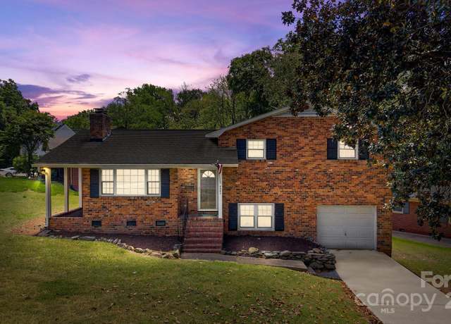 Property at 5301 Baker Dr, Charlotte, NC 28210, 3 beds, 2 baths