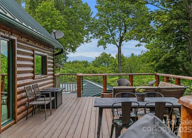 Property at 18 Hummingbird Hl, Black Mountain, NC 28711, 4 beds, 3.5 baths
