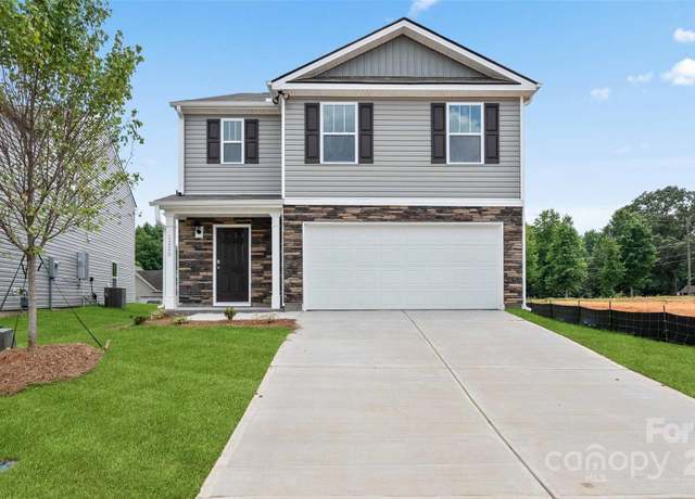 Property at 1020 20th Avenue Way SE, Hickory, NC 28602, 5 beds, 3 baths