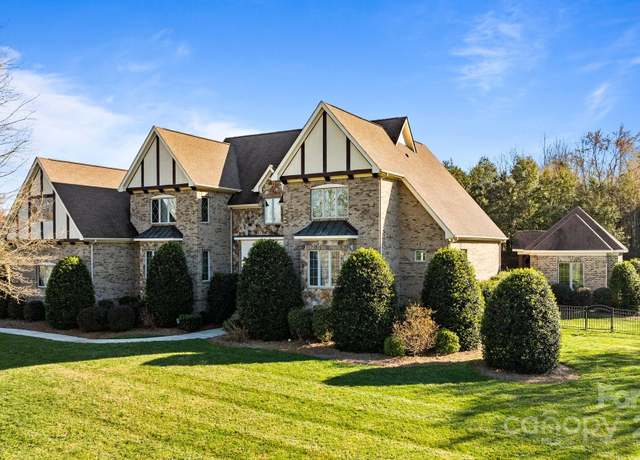 Property at 4008 Quintessa Dr, Matthews, NC 28104, 6 beds, 5 baths
