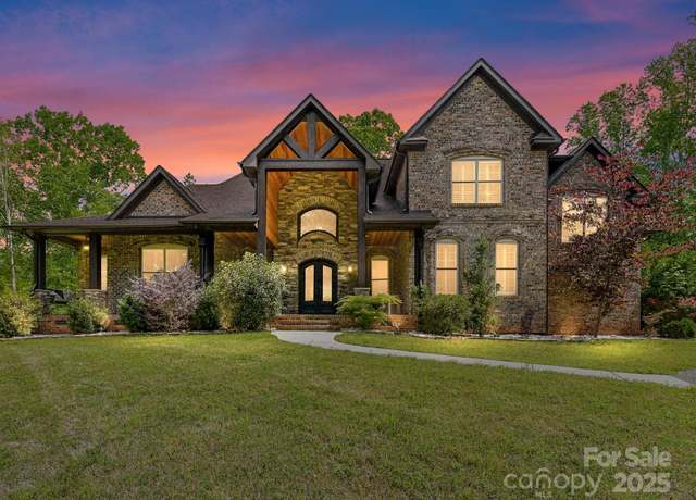 Property at 633 Elmhurst Dr, Fort Mill, SC 29715, 4 beds, 4.5 baths