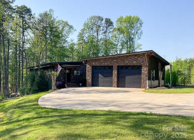 Property at 676 N Port Bass Dr, Fair Play, SC 29643, 4 beds, 3 baths