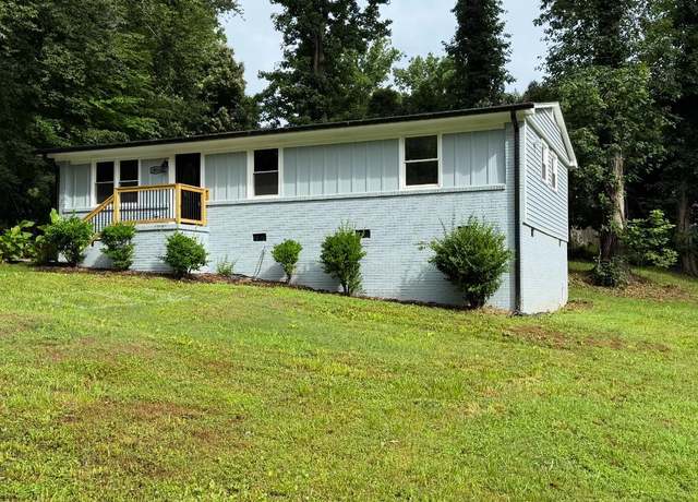 Property at 10514 Harbor Dr, Charlotte, NC 28214, 3 beds, 2 baths