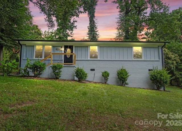 Property at 10514 Harbor Dr, Charlotte, NC 28214, 3 beds, 2 baths