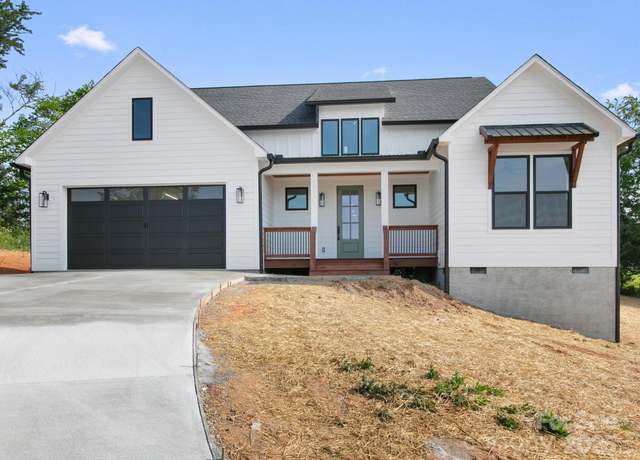 Property at 1040 Morlin Acres Dr, Marshall, NC 28753, 3 beds, 2 baths