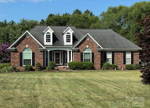 Property at 2821 Tara Dr, Monroe, NC 28112, 3 beds, 2 baths