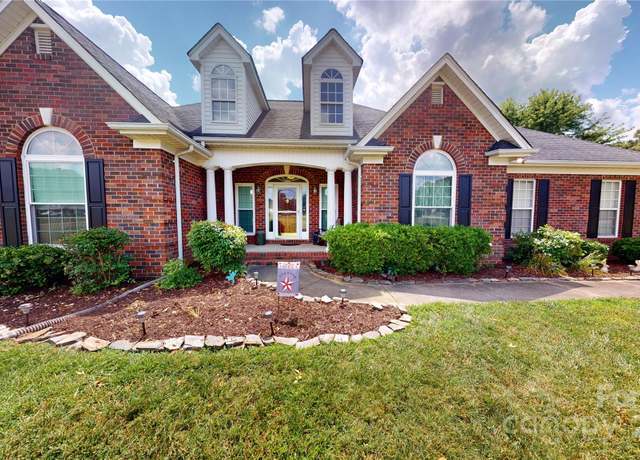Property at 2821 Tara Dr, Monroe, NC 28112, 3 beds, 2 baths