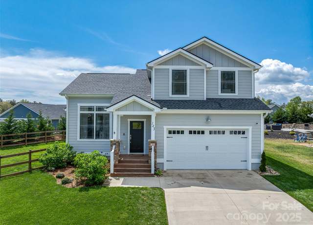 Property at 143 Windy Acres Knoll Dr, Hendersonville, NC 28792, 3 beds, 2.5 baths