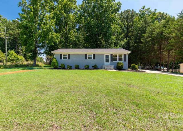 Property at 203 Nottingham Dr, York, SC 29745, 3 beds, 2 baths
