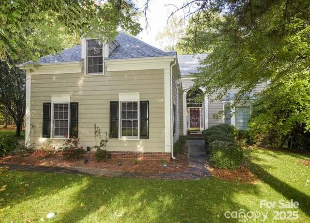 Property at 4716 Heatherton Pl, Charlotte, NC 28270, 4 beds, 2.5 baths