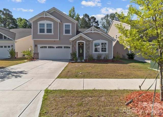 Property at 5024 Colline Ct, Charlotte, NC 28216, 4 beds, 3.5 baths