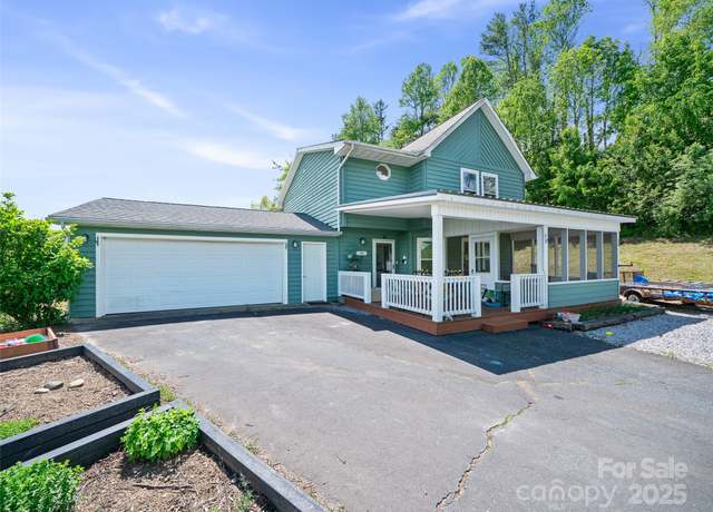 Property at 48 Meadowlark Ln, Spruce Pine, NC 28777, 4 beds, 2.5 baths