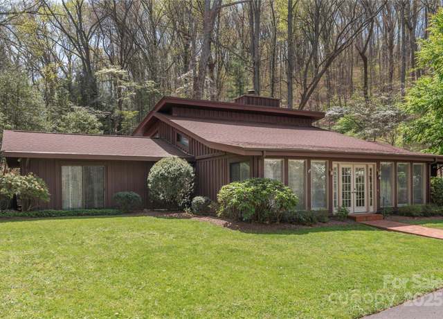 Property at 22 Waynewood Dr, Waynesville, NC 28786, 4 beds, 3 baths