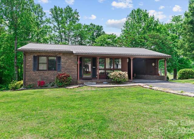 Property at 204 Triplett St, Jonesville, NC 28642, 2 beds, 1 bath