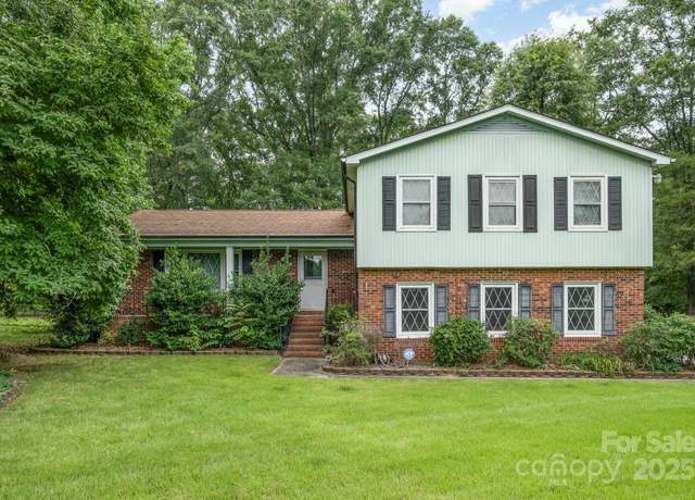 Property at 5772 Gettysburg Dr NW, Concord, NC 28027, 4 beds, 2.5 baths