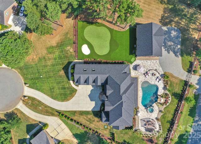 Property at 7946 Norman Pointe Dr, Denver, NC 28037, 7 beds, 4.5 baths