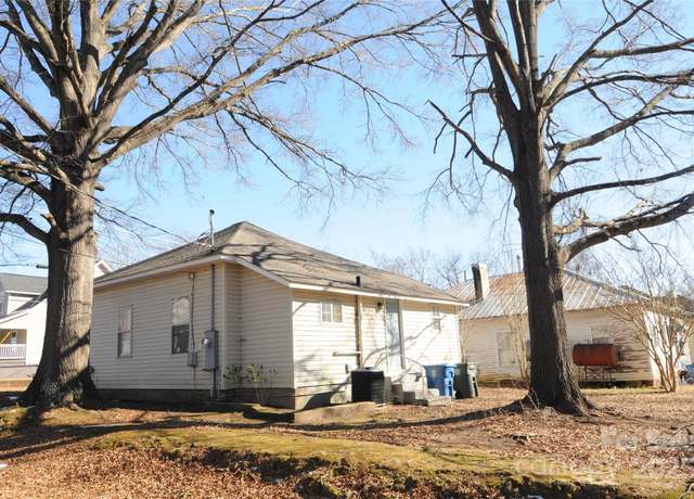 Property at 303 Vance Ave, Salisbury, NC 28144, 2 beds, 1 bath