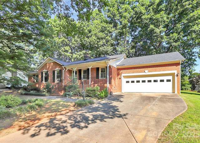 Property at 16509 Kimbolten Dr, Huntersville, NC 28078, 3 beds, 2 baths