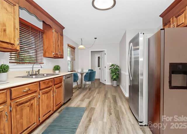 Property at 16509 Kimbolten Dr, Huntersville, NC 28078, 3 beds, 2 baths